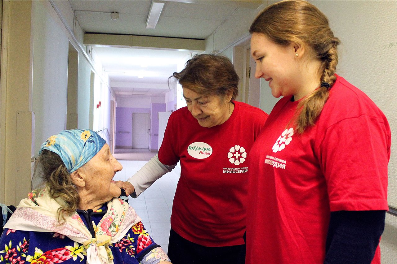 Волонтеры для пожилых